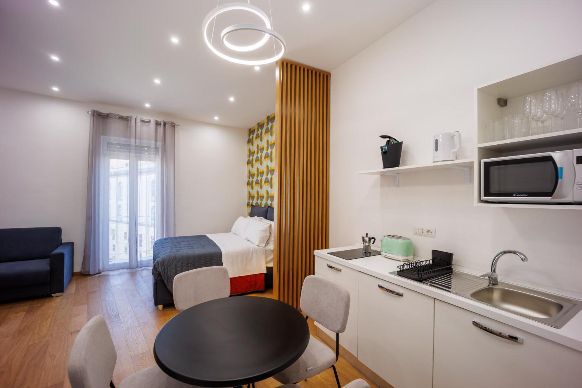 House In Decumani Yellow By Houseinnaples Naples